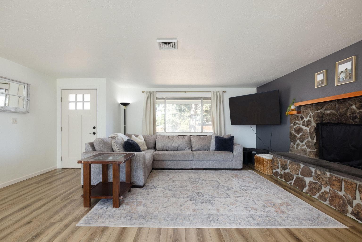 Photo of 2632 SW Yew Avenue 7 of 31