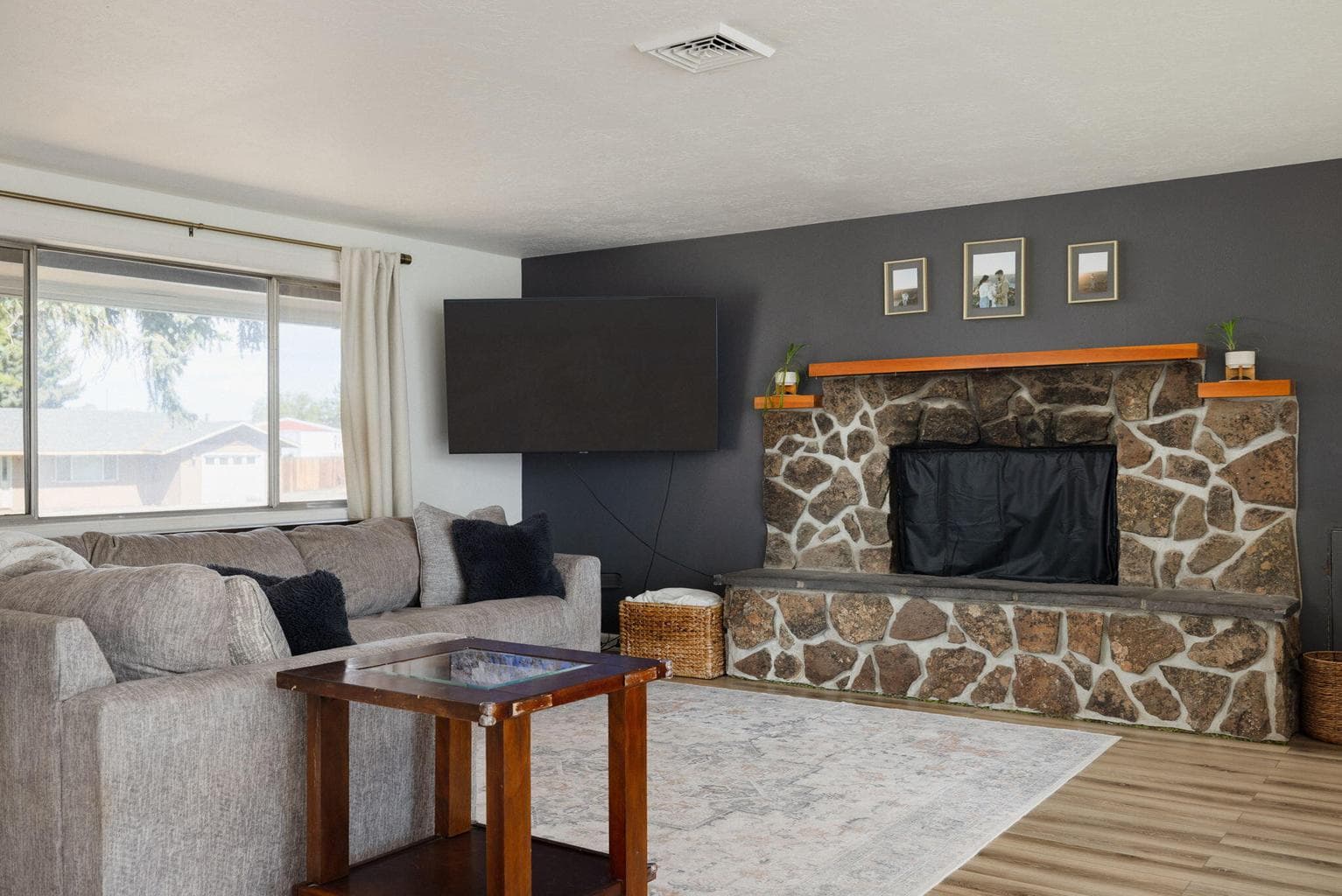 Photo of 2632 SW Yew Avenue 8 of 31