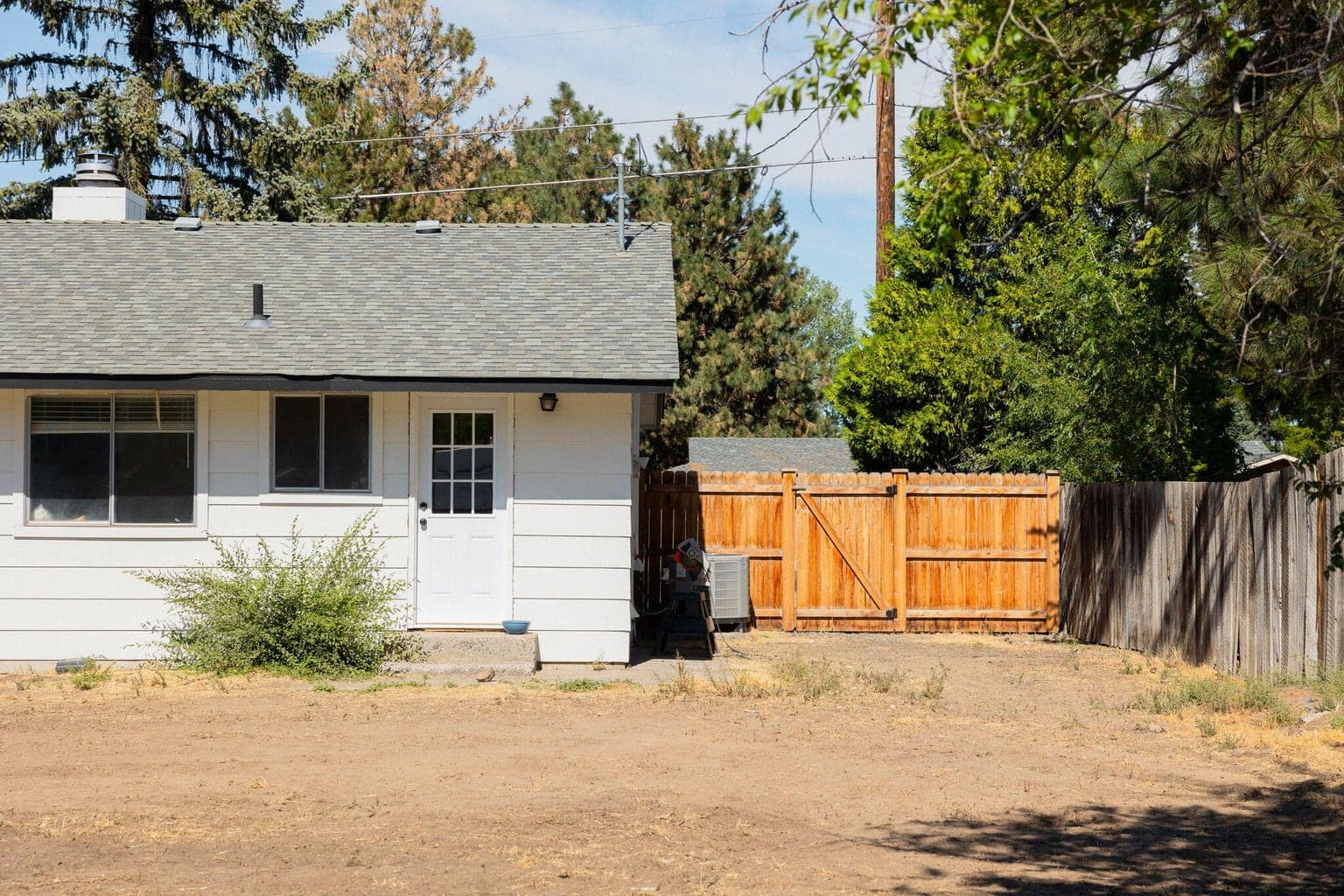 Photo of 2632 SW Yew Avenue 23 of 31