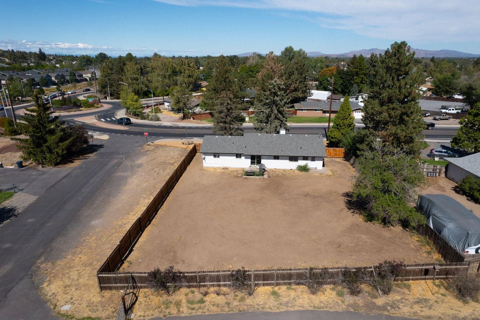 Photo of 2632 SW Yew Avenue 25 of 31
