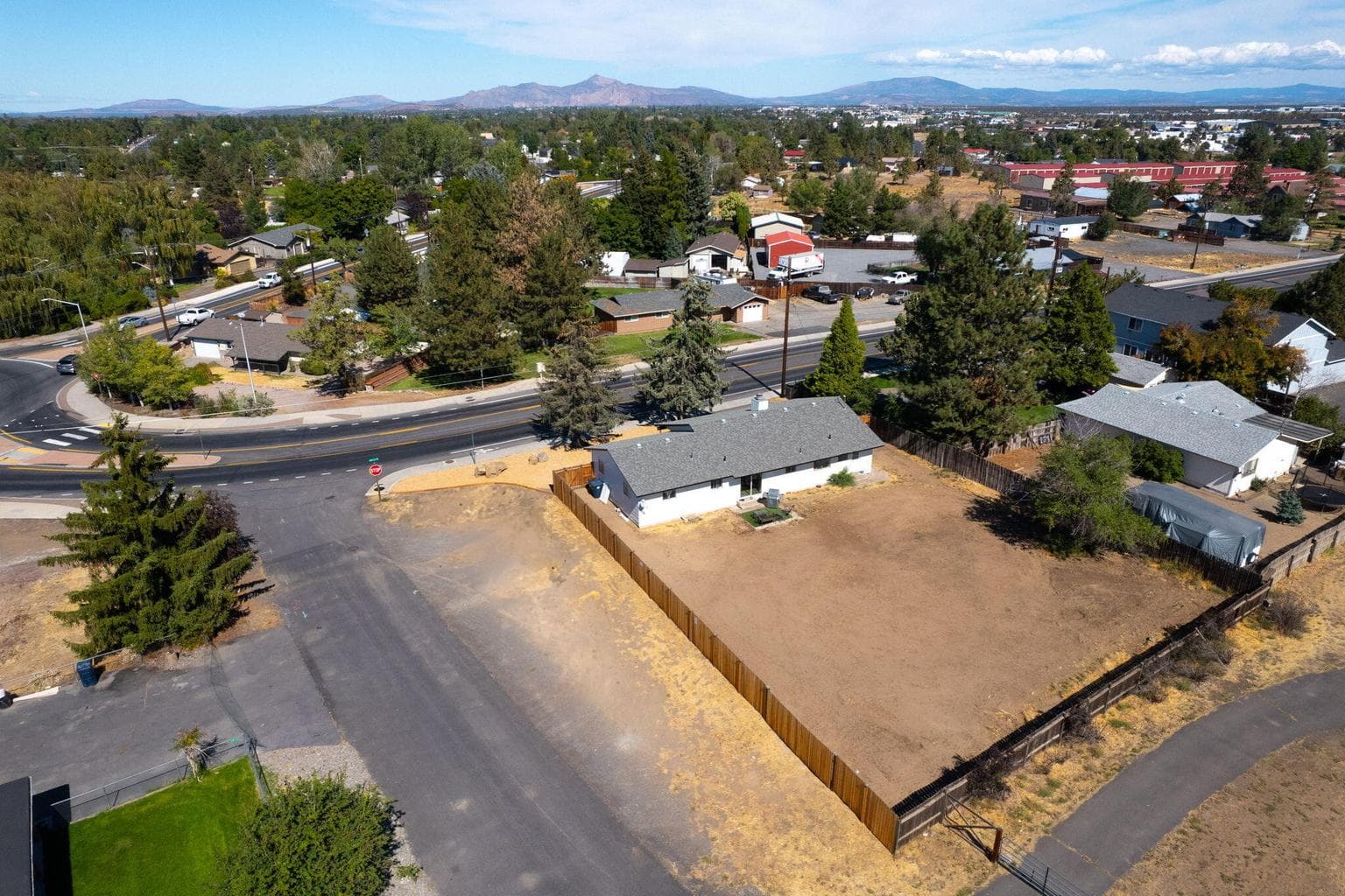 Photo of 2632 SW Yew Avenue 31 of 31