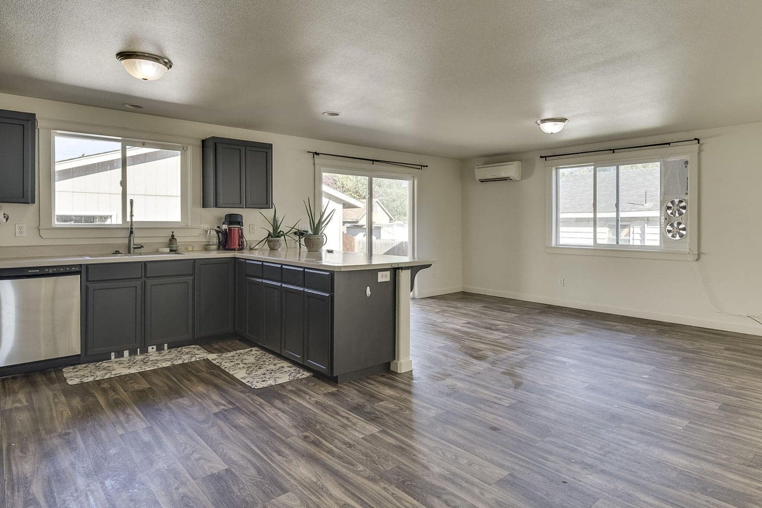 Photo of 745 NW Claypool Street 8 of 30