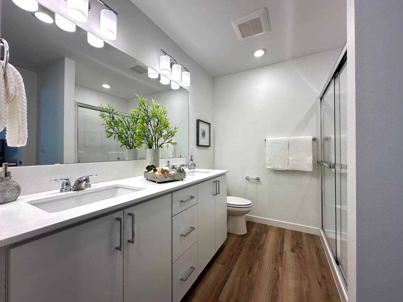 Photos of like model, FP and finishes will vary