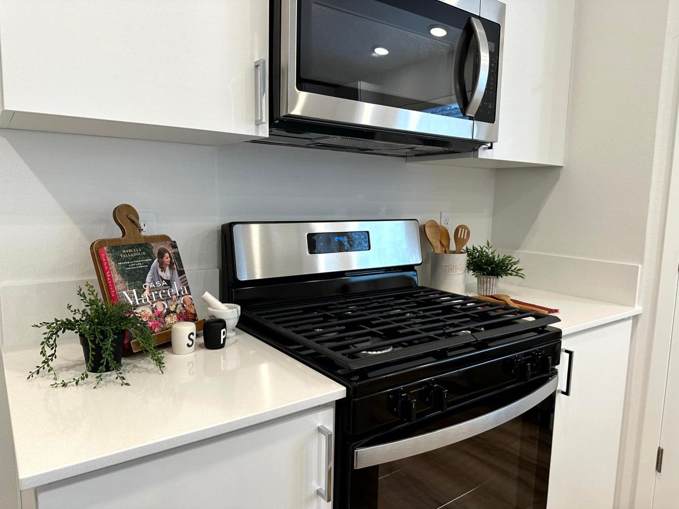 Photos of like model, FP and finishes will vary