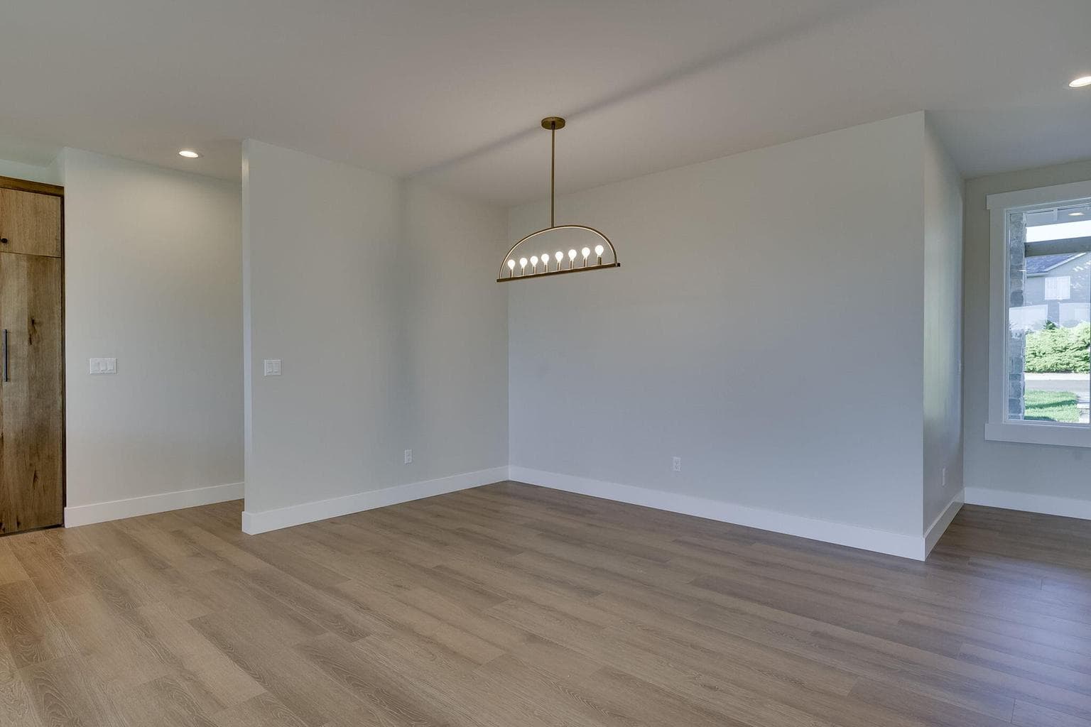 Photo of 3705 SW Xero Avenue 11 of 35