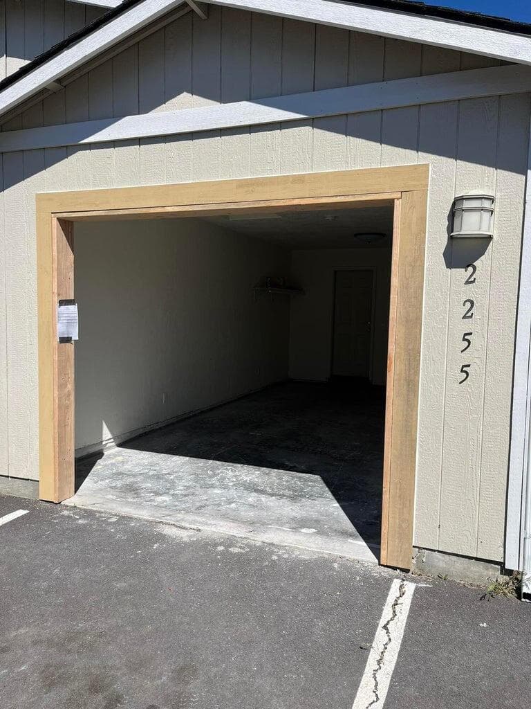 Photo of 2261 SW Timber Avenue 9 of 11