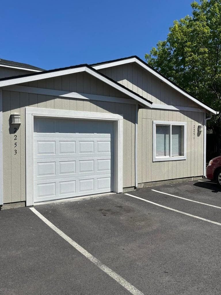 Photo of 2261 SW Timber Avenue 11 of 11