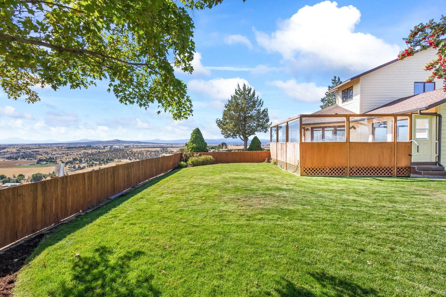South Side Yard City and Cascade Views