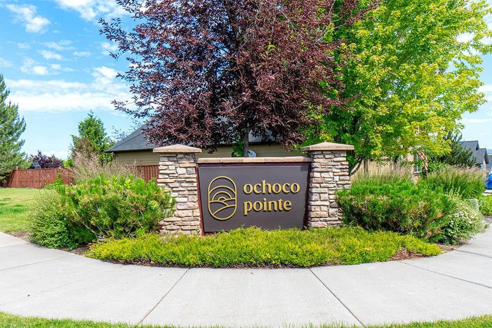 Community photo - Ochoco Pointe monument on SW side entrance.