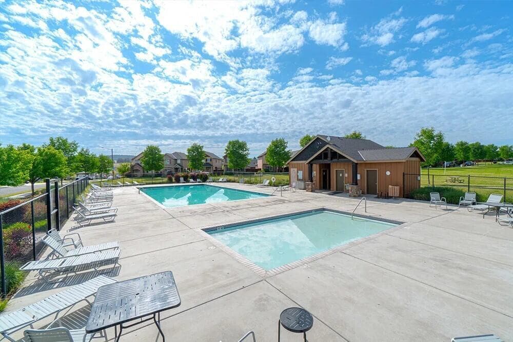 Community photo - Ochoco Pointe - Adult and toddler pools looking east.