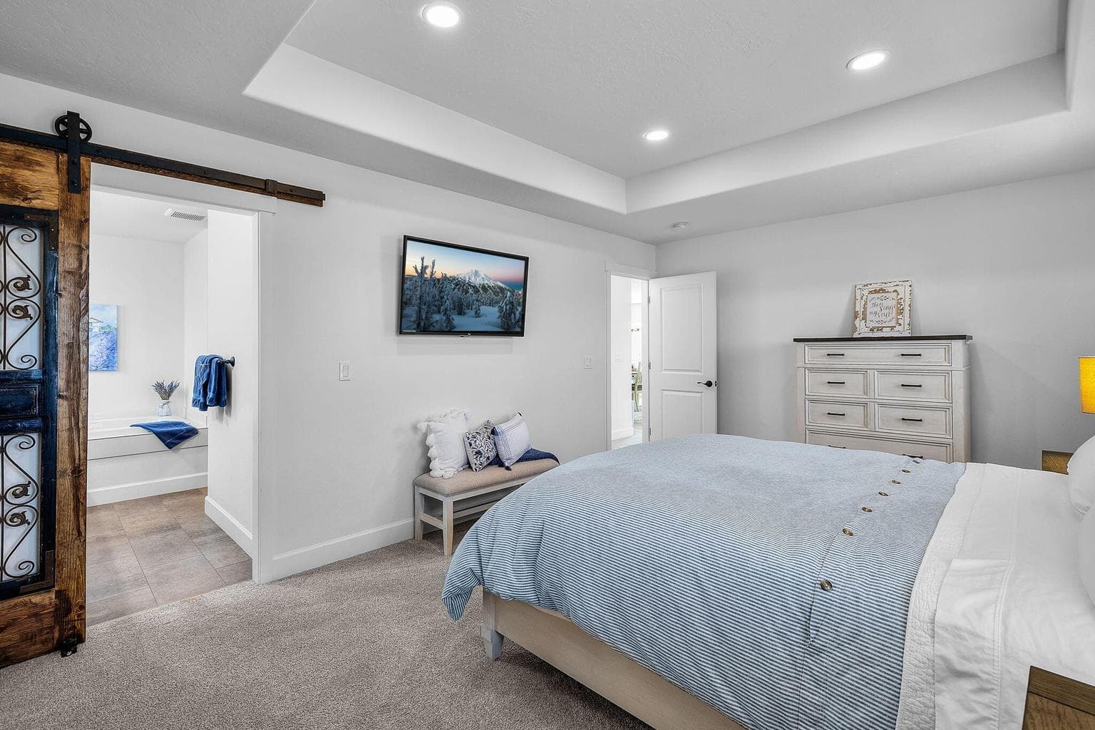 Photo of 2925 NW 23rd Street 19 of 48