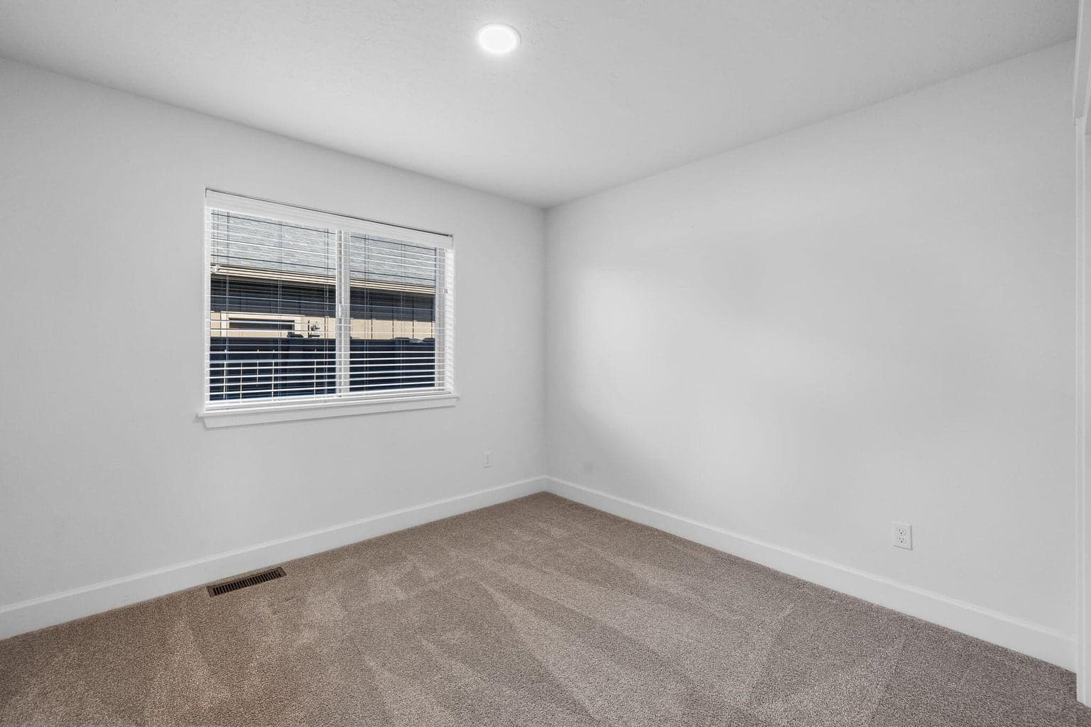 Photo of 2925 NW 23rd Street 26 of 48