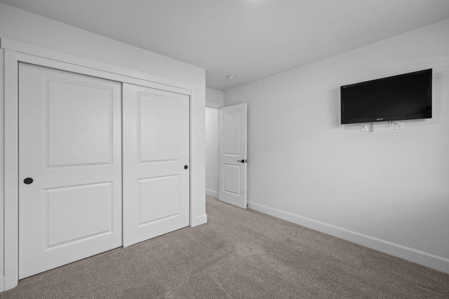 Photo of 2925 NW 23rd Street 27 of 48