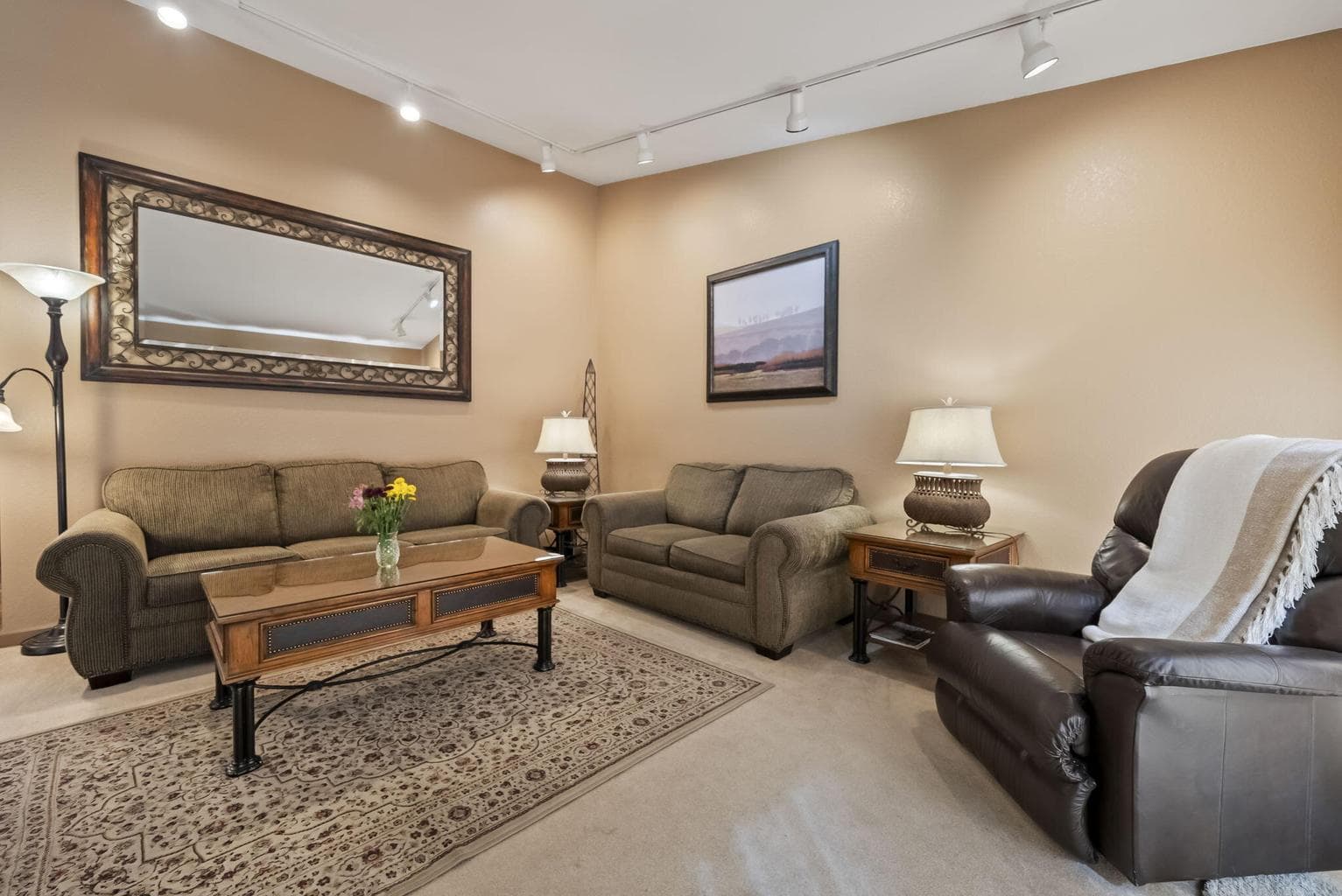 Photo of 57766 Umpqua Lane 9 of 68