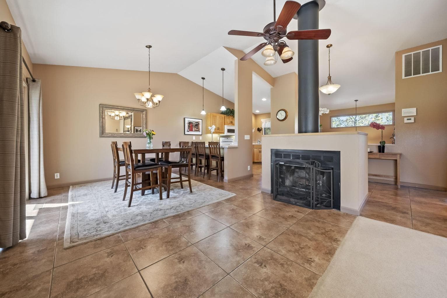 Photo of 57766 Umpqua Lane 10 of 68