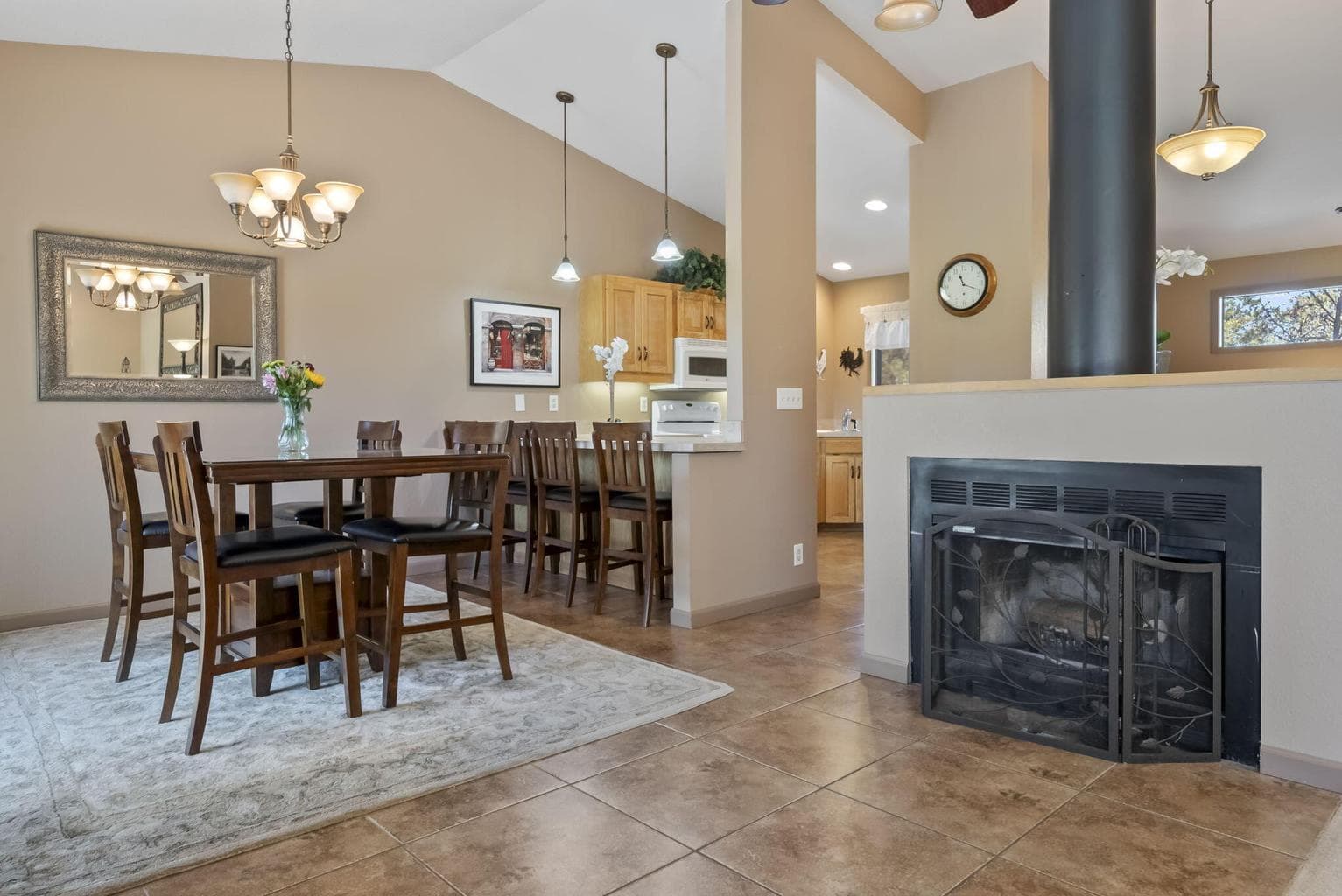 Photo of 57766 Umpqua Lane 11 of 68
