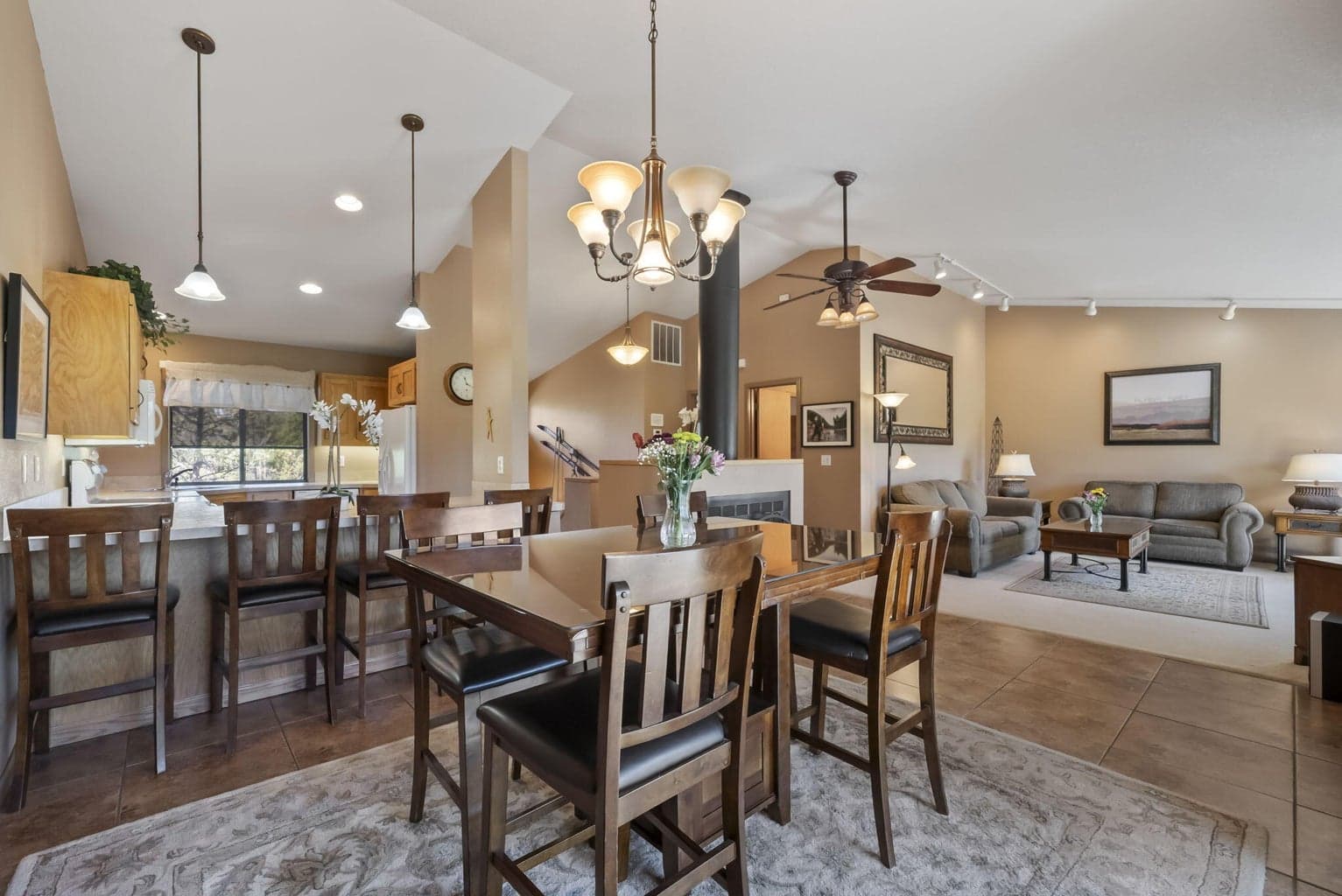 Photo of 57766 Umpqua Lane 14 of 68