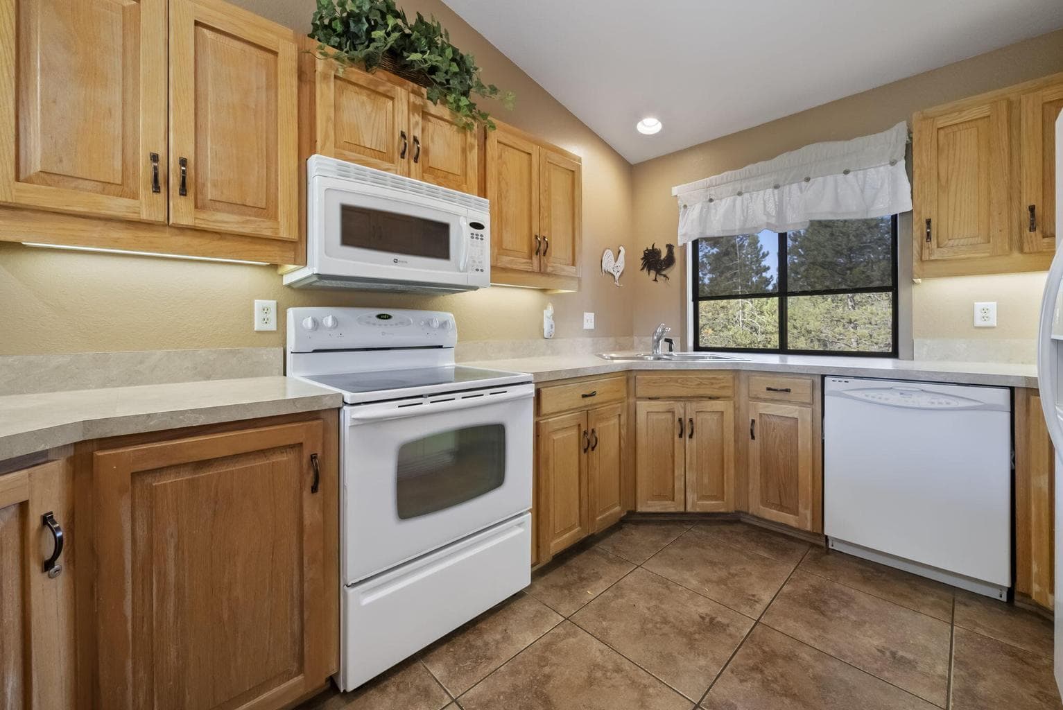 Photo of 57766 Umpqua Lane 17 of 68