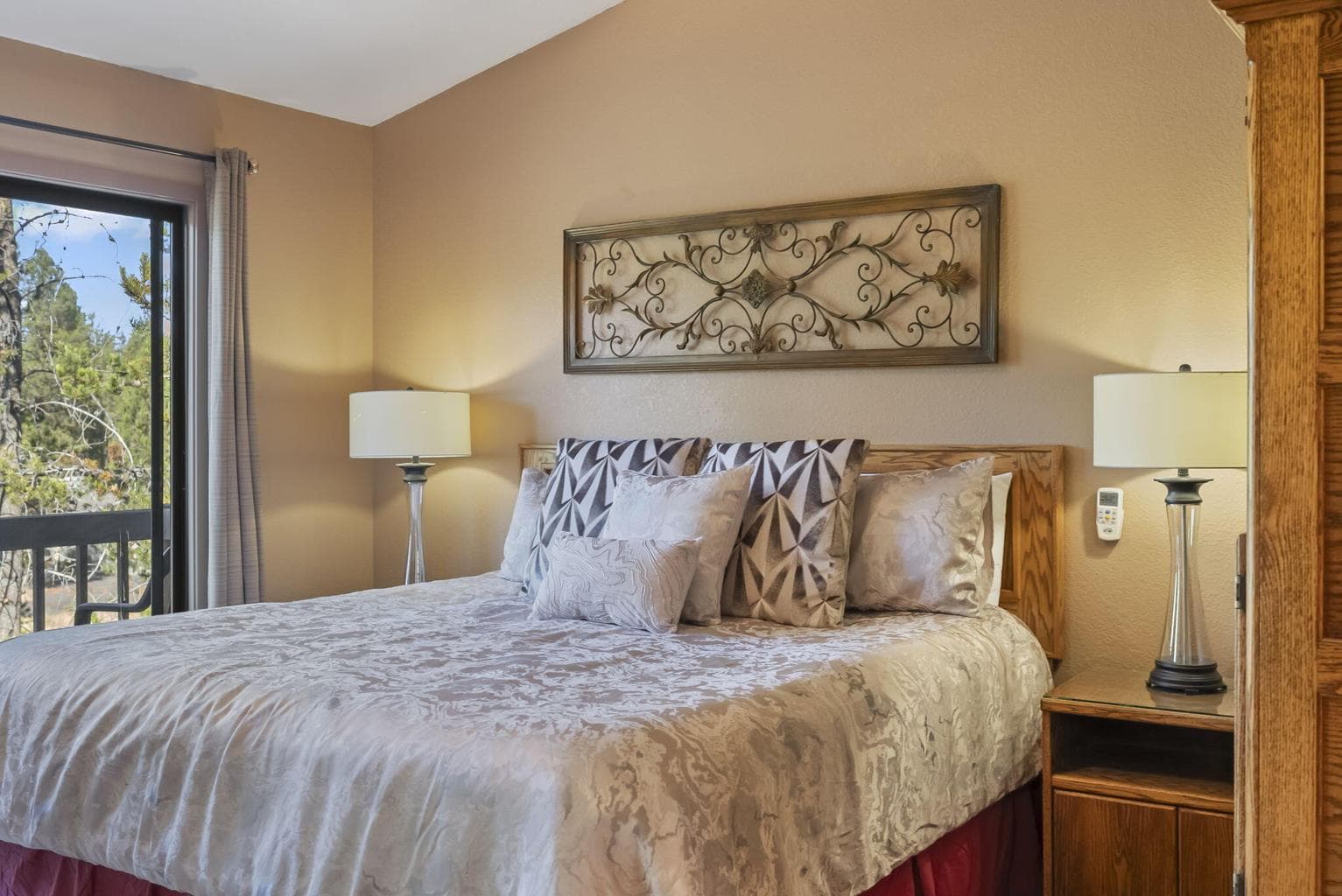 Photo of 57766 Umpqua Lane 26 of 68