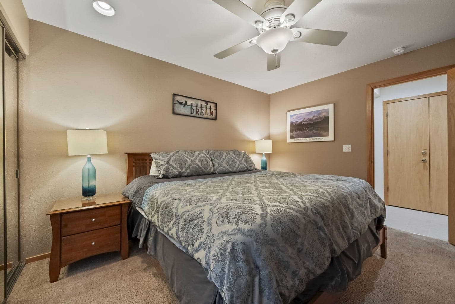 Photo of 57766 Umpqua Lane 41 of 68