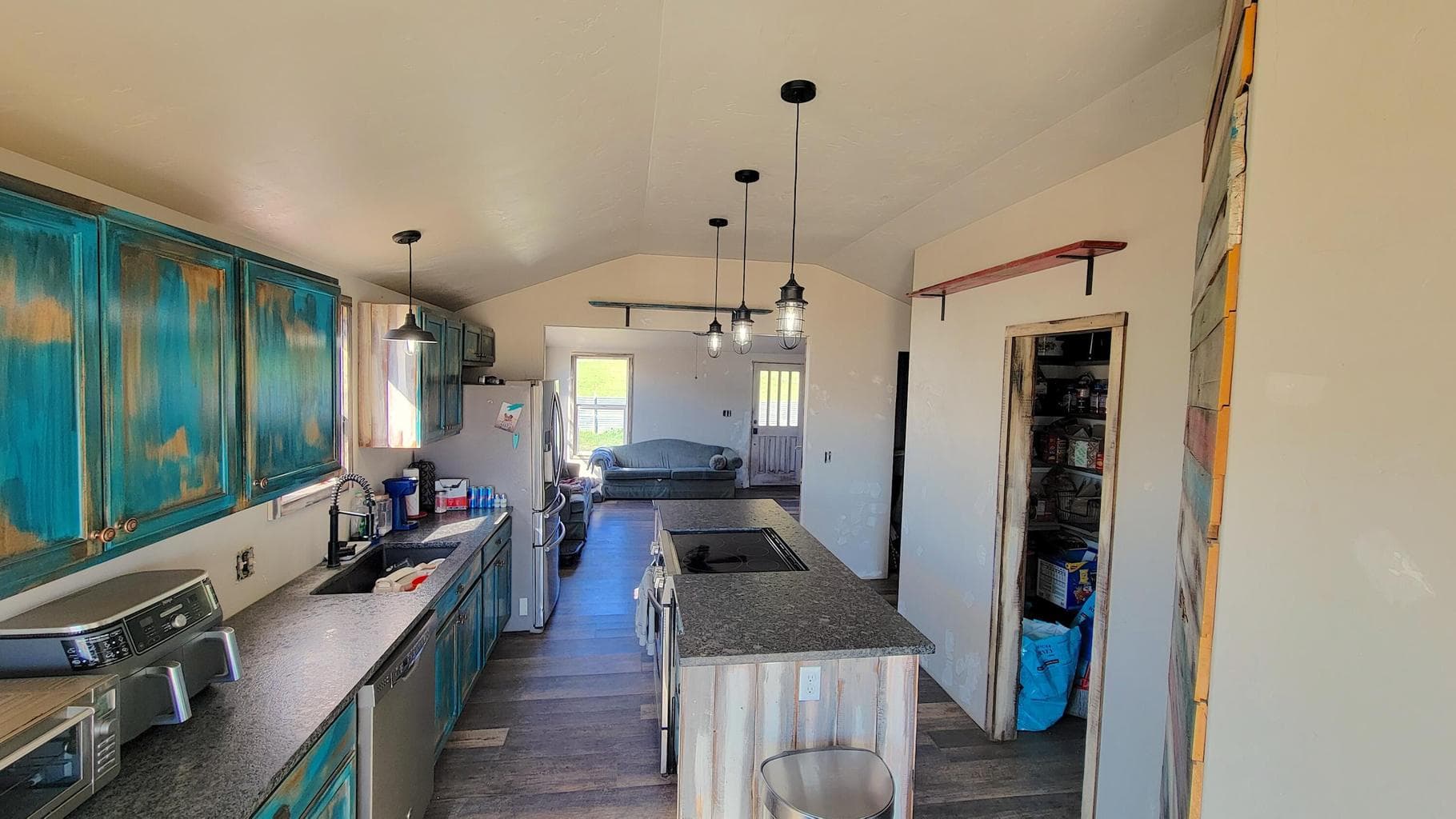 Photo of 696 NE Barnes Road 8 of 23