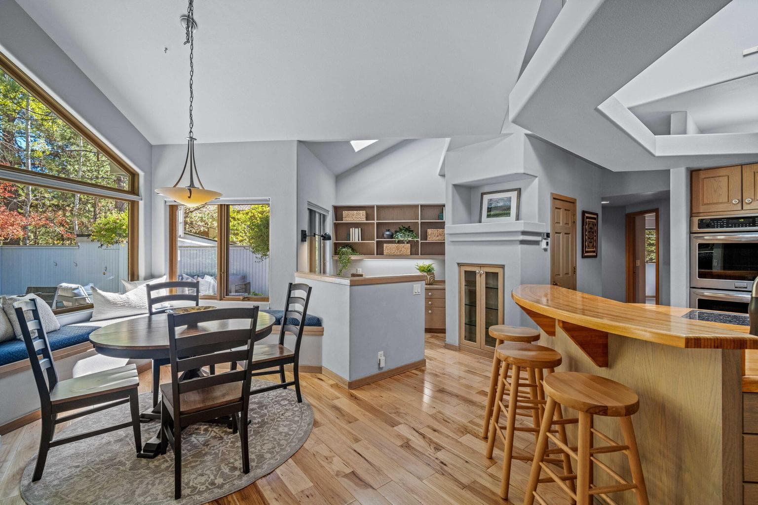 Kitchen dining nook