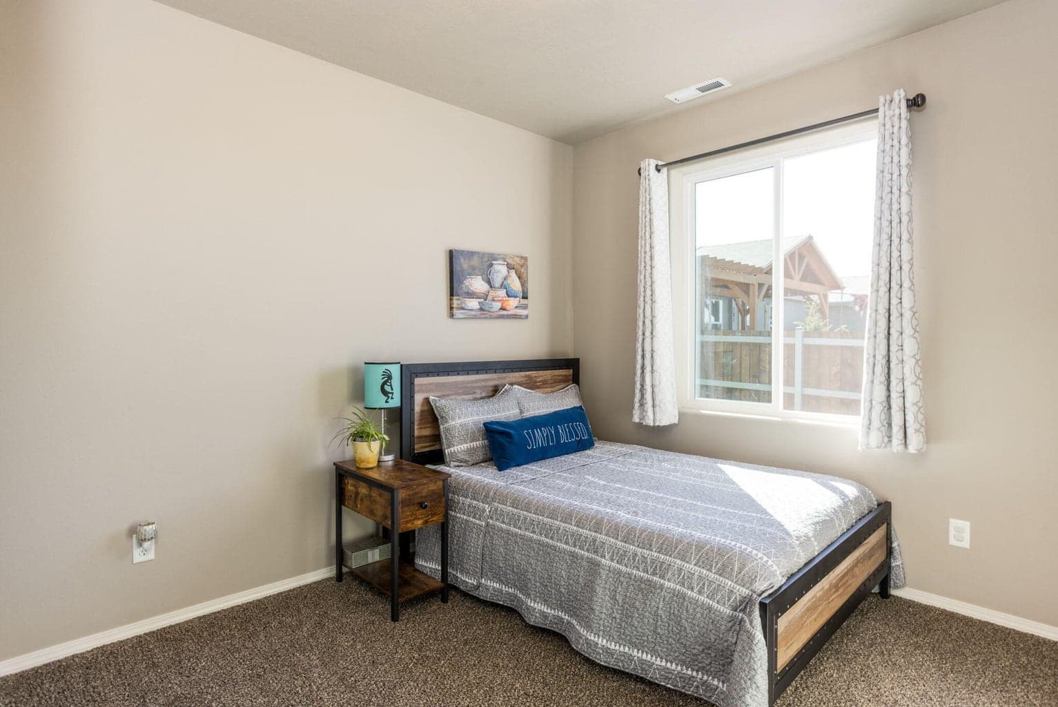 Photo of 805 SE Dacotah Court 20 of 34