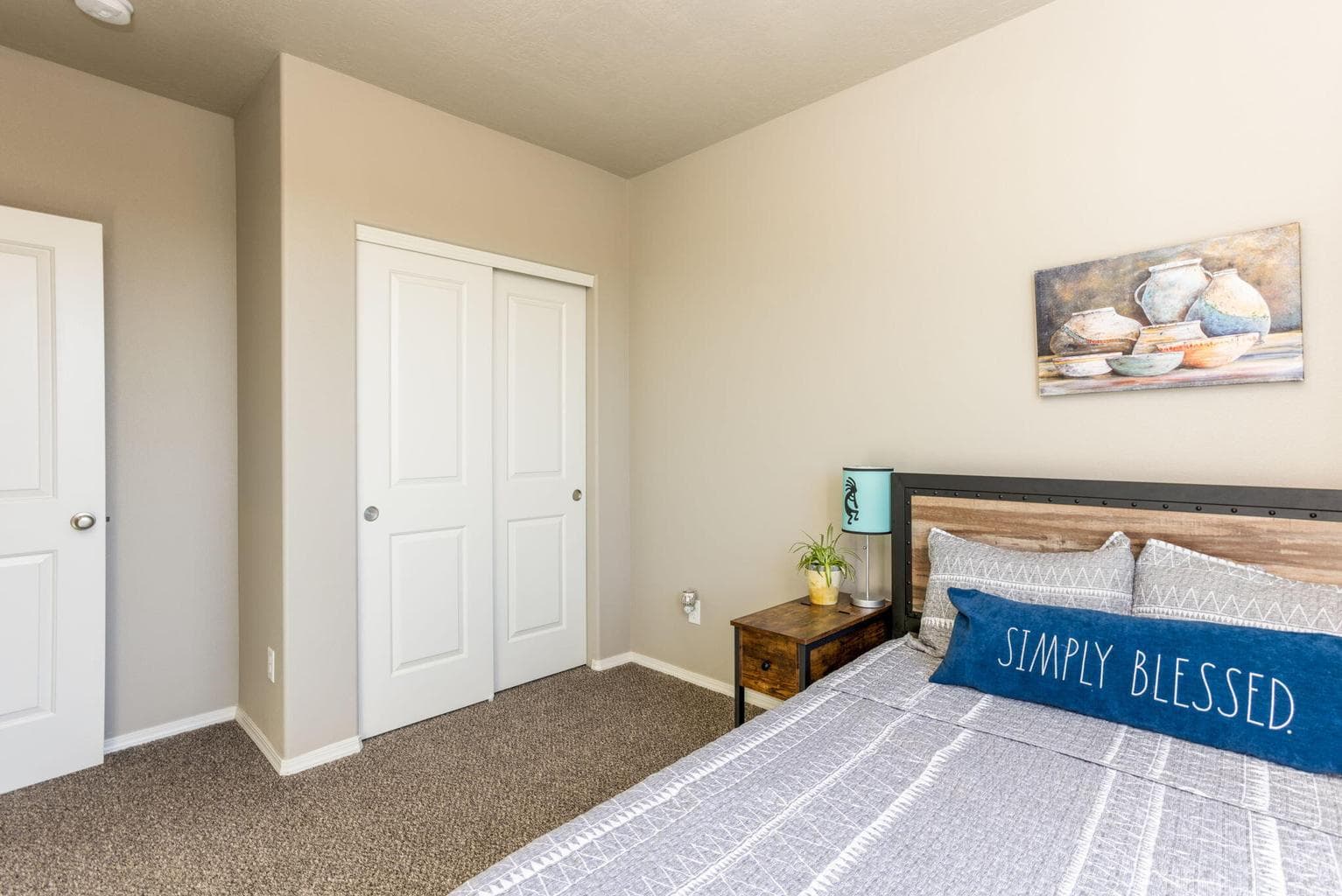 Photo of 805 SE Dacotah Court 19 of 34