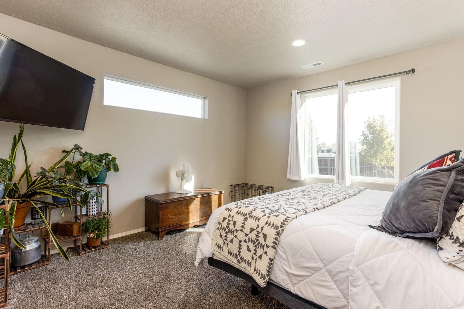 Photo of 805 SE Dacotah Court 13 of 34