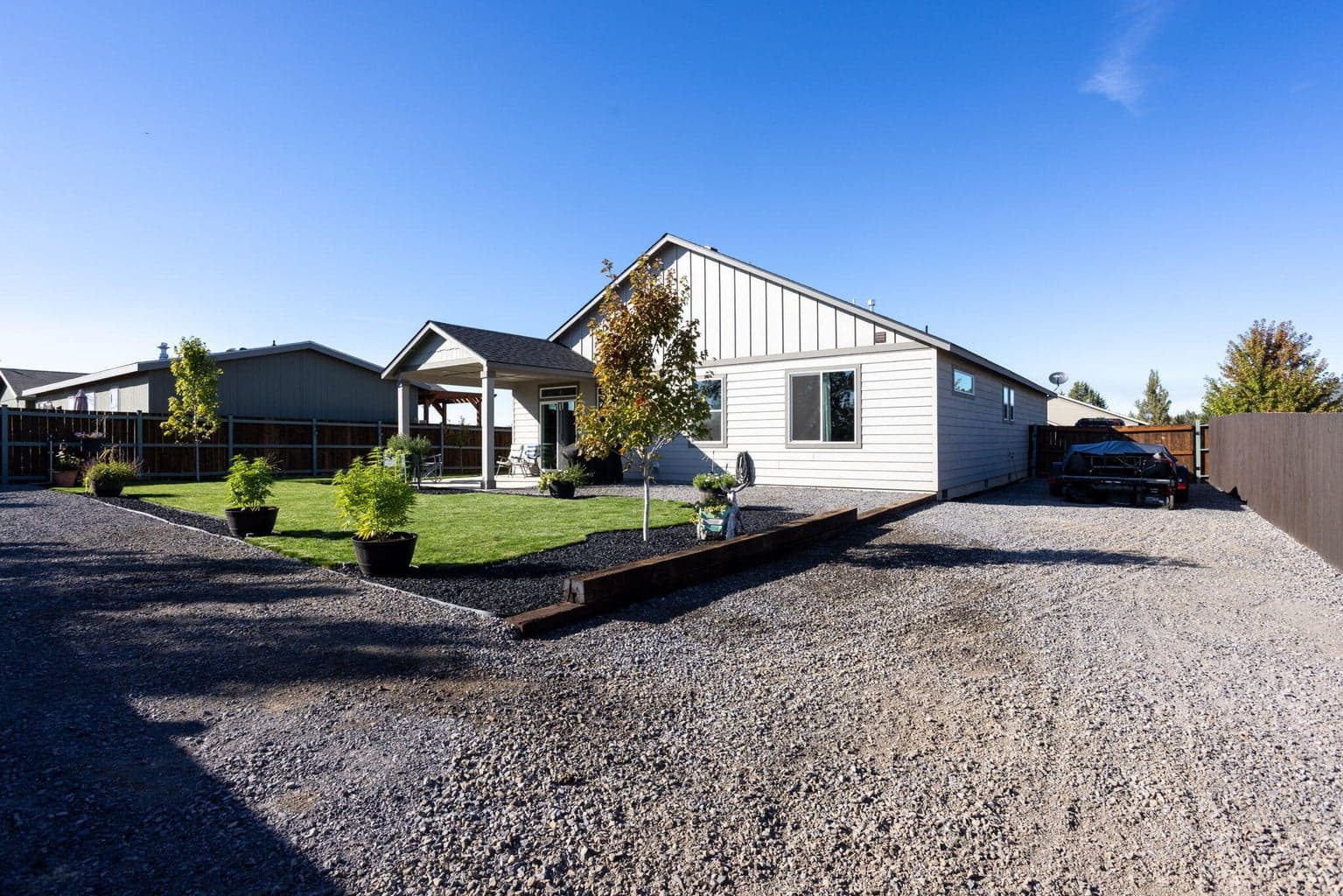 Photo of 805 SE Dacotah Court 29 of 34