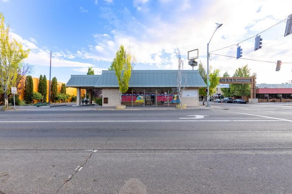 Photo of 103 3rd 2 of 27