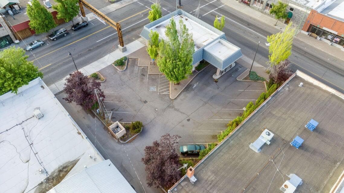 Photo of 103 NW 3rd Street 12 of 27
