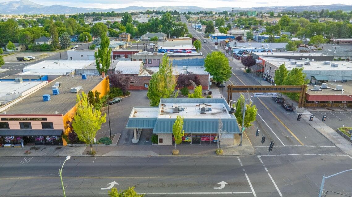 Photo of 103 NW 3rd Street 14 of 27