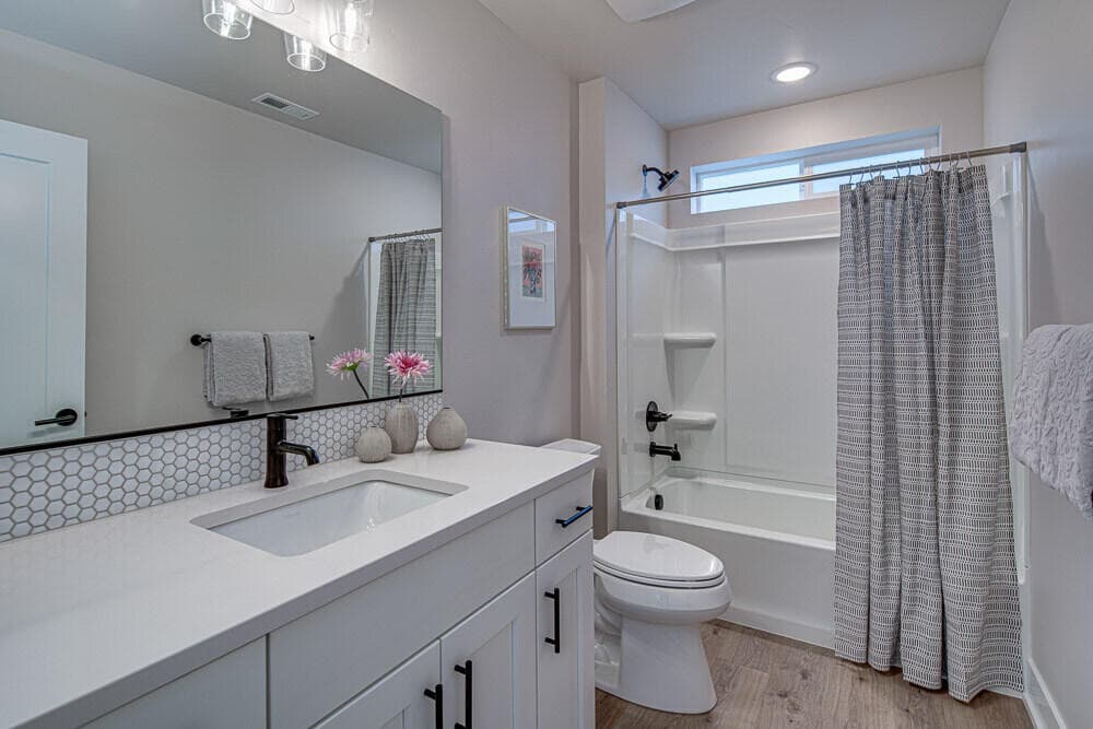 Photo of 60948 SE Apollo Place 9 of 15