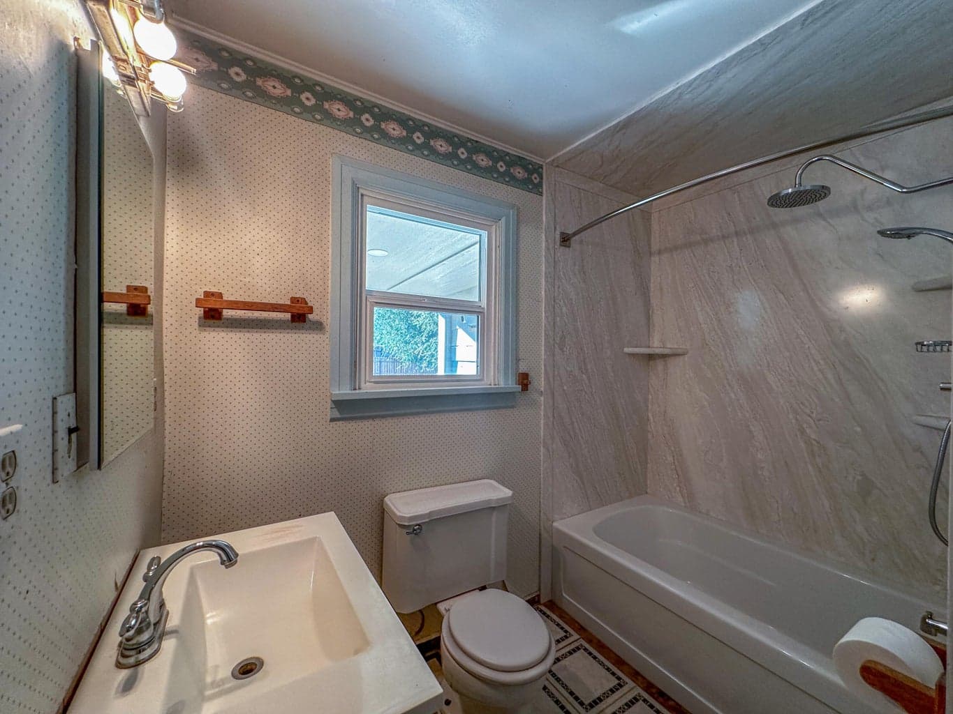 Photo of 601 SE Fairview Street 14 of 17