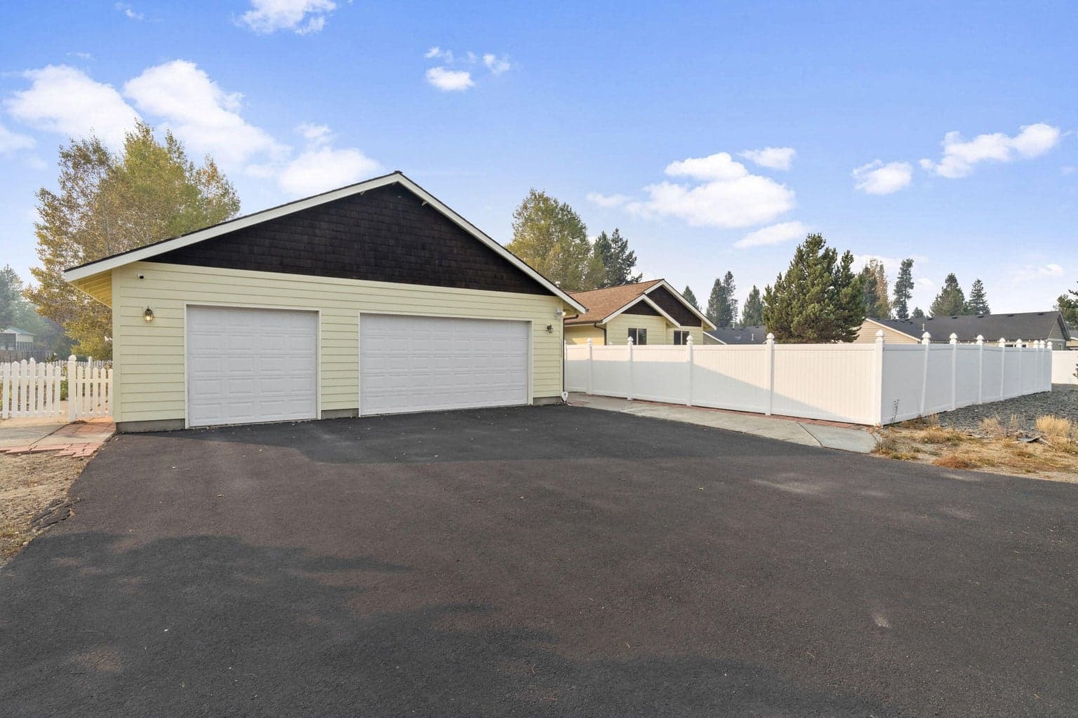 Photo of 16696 Oakridge 2 of 36