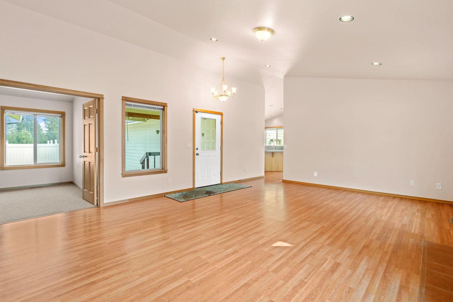 Photo of 16696 Oakridge 5 of 36