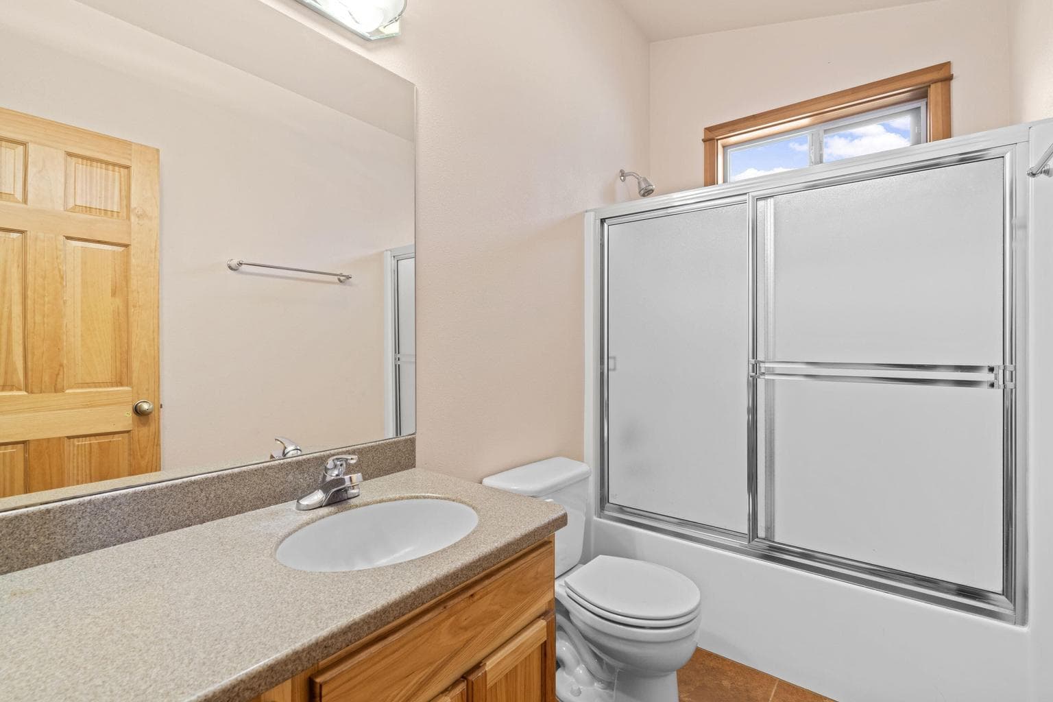 Photo of 16696 Oakridge Place 12 of 36