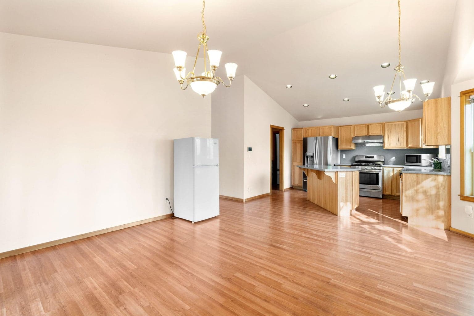 Photo of 16696 Oakridge Place 19 of 36