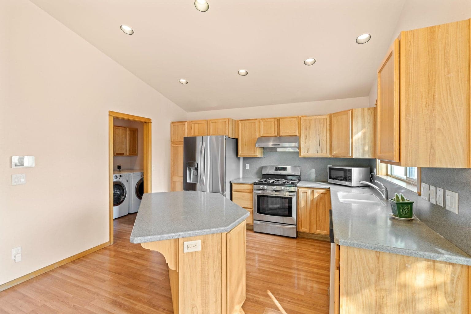 Photo of 16696 Oakridge Place 20 of 36