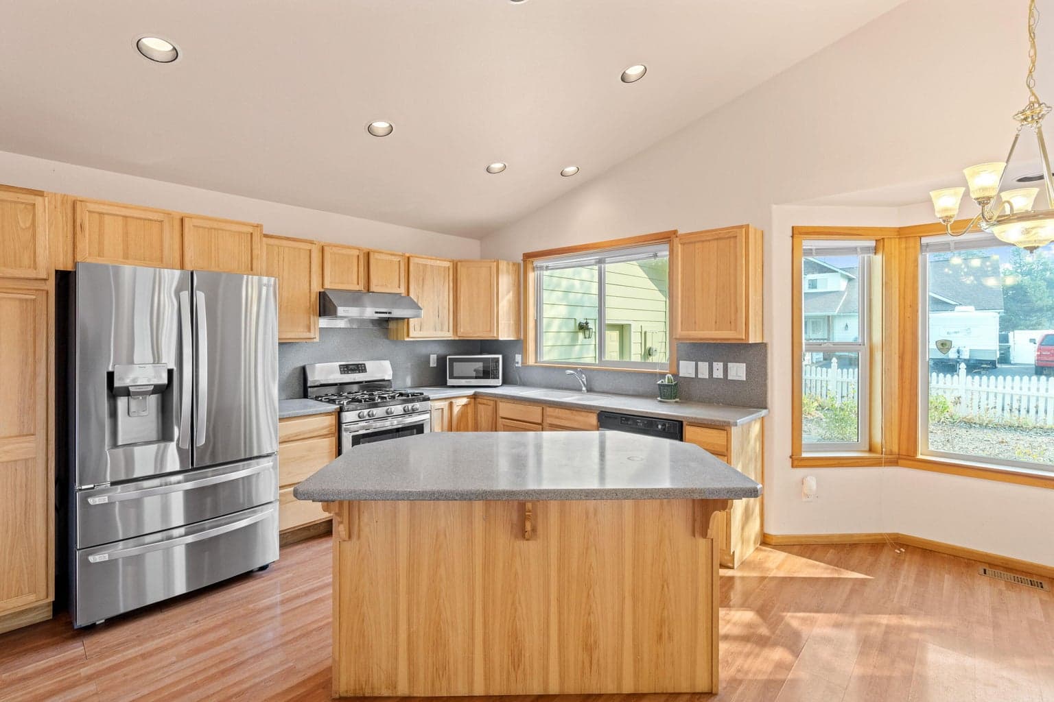 Photo of 16696 Oakridge Place 21 of 36