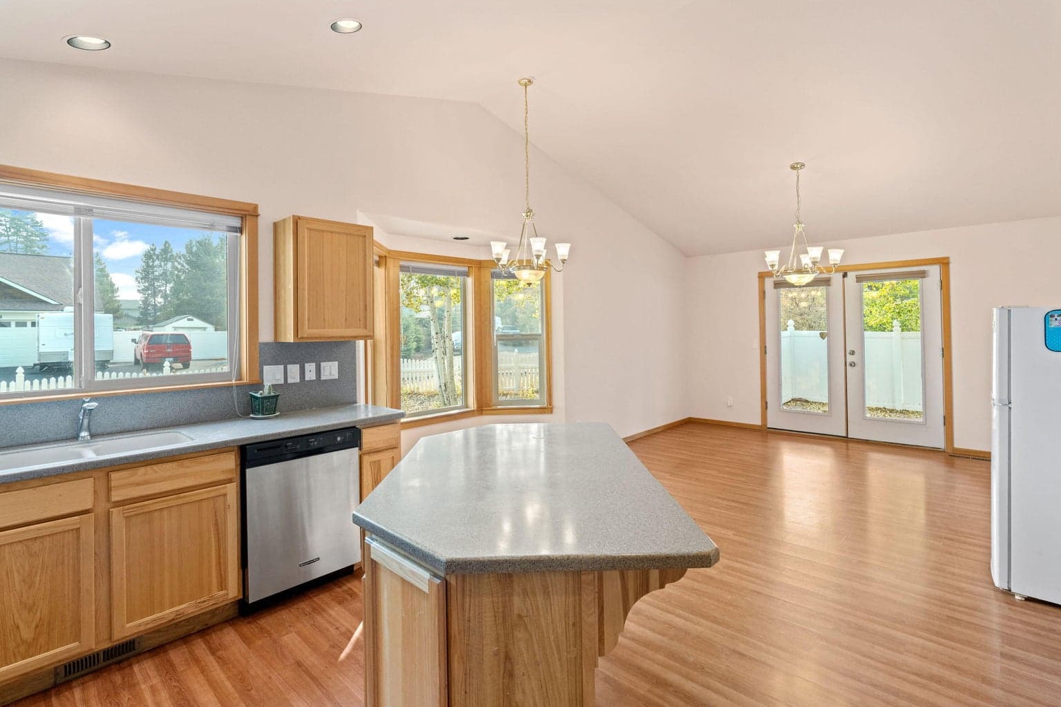 Photo of 16696 Oakridge Place 22 of 36
