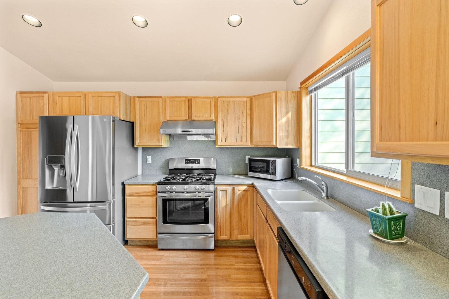 Photo of 16696 Oakridge Place 24 of 36