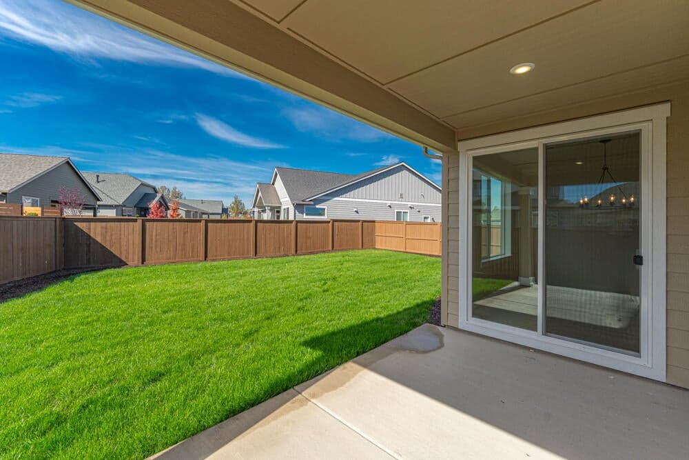 7,613 sf lot fully landscaped and fenced