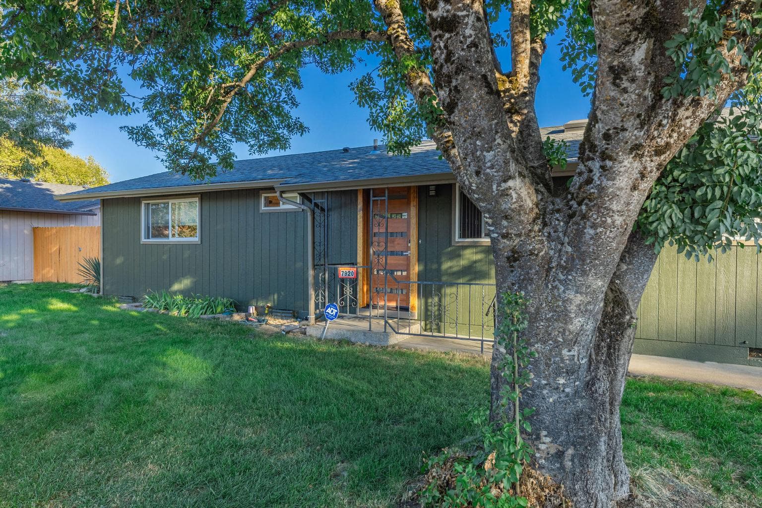7920 Gladstone, White City, 97503