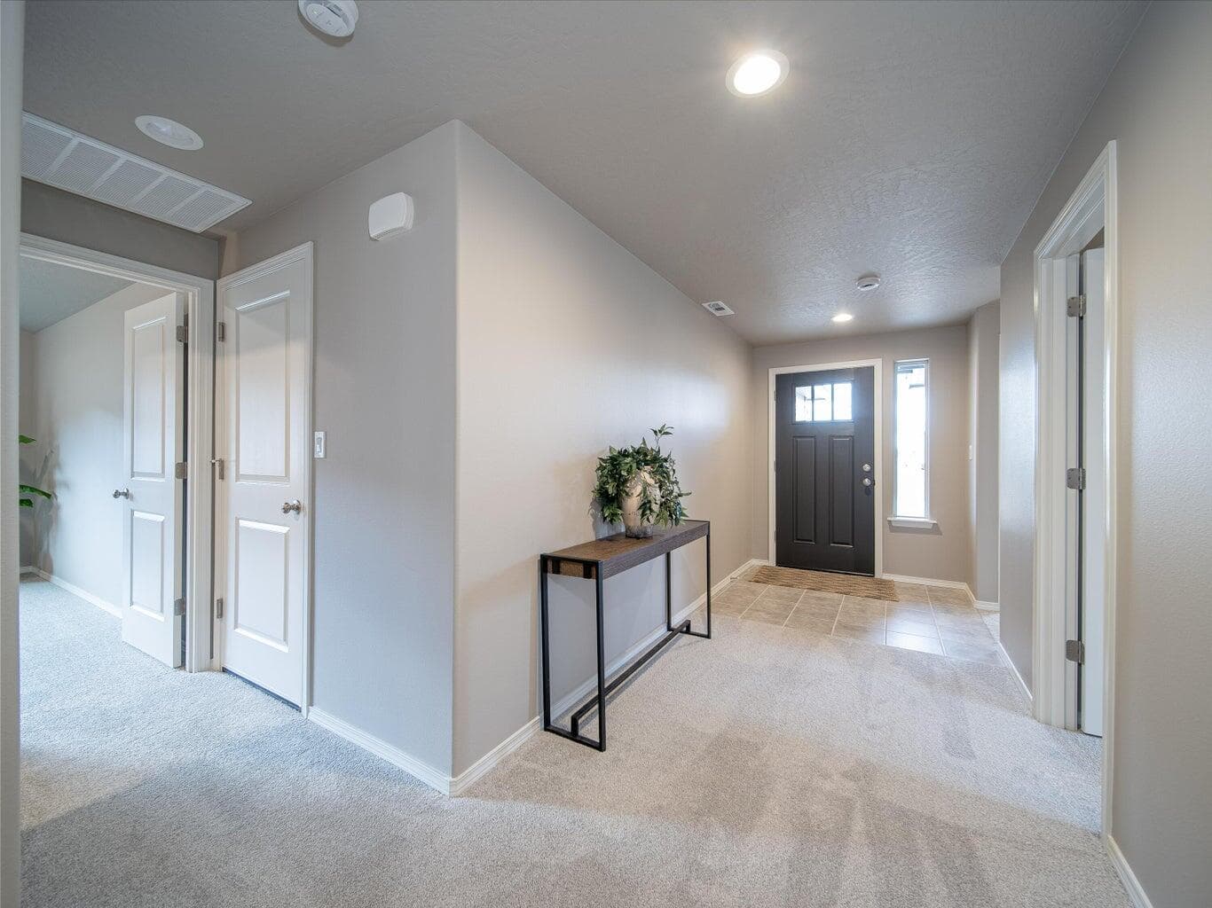 Photo of 652 NW Xavier Avenue 7 of 9