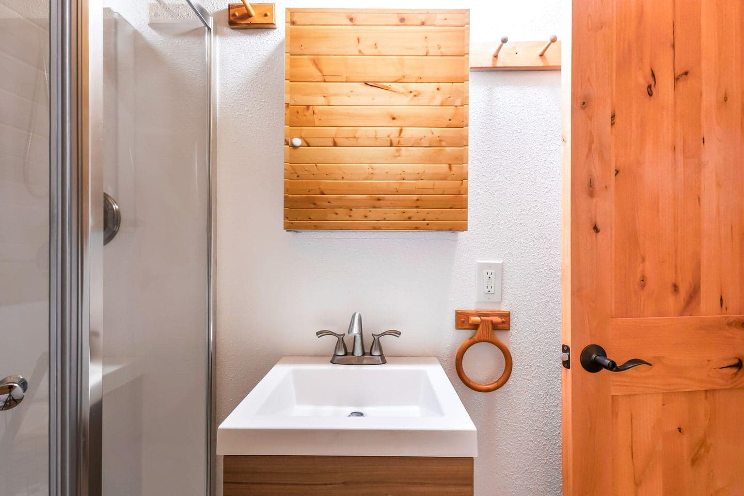 Upstairs full bathroom