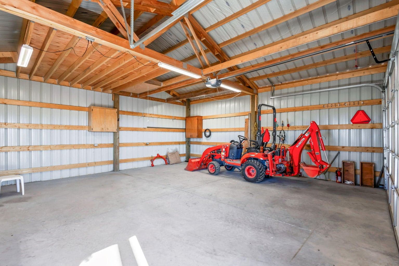 24x24 garage/shop with overhead door
