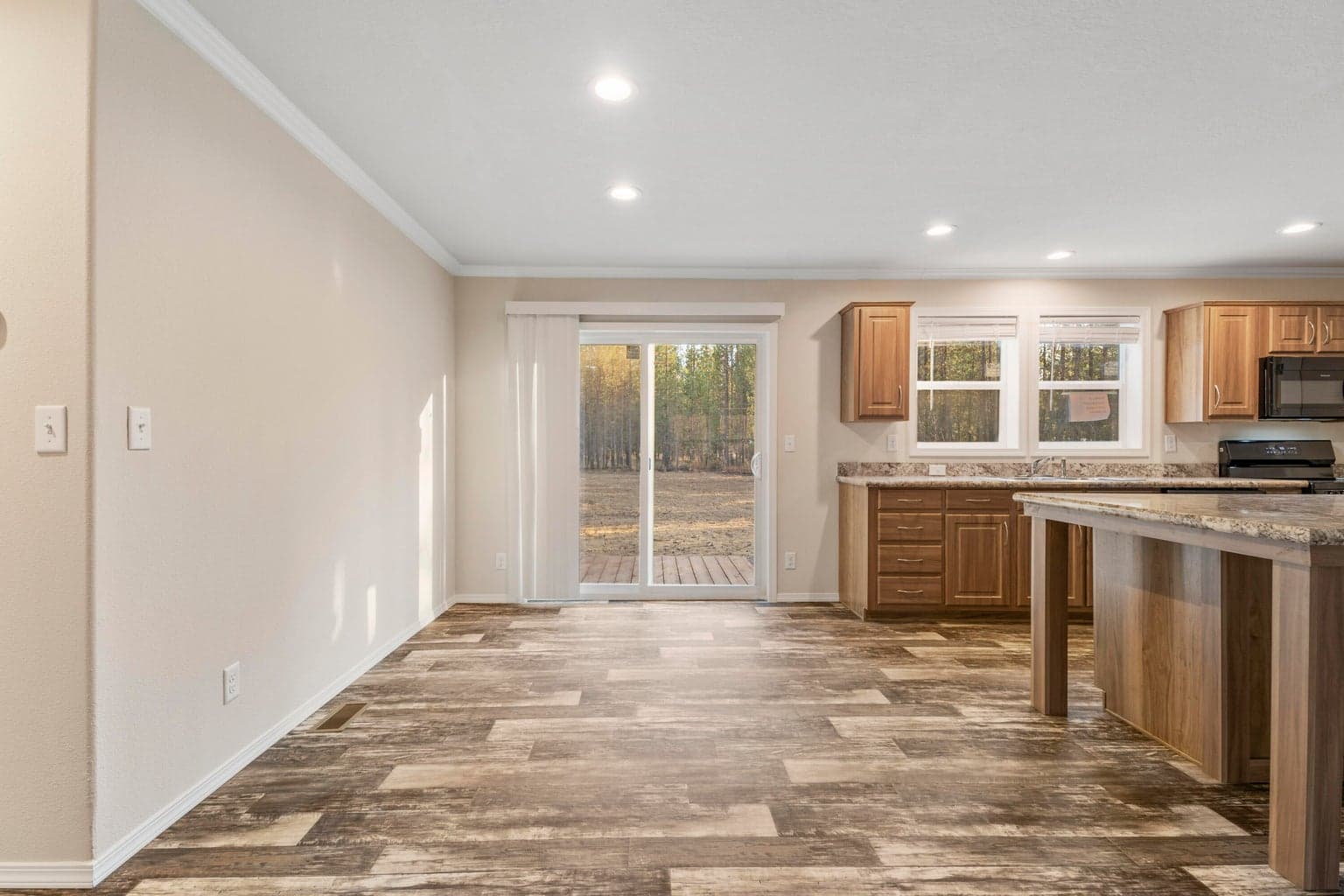 Photo of 16185 South Drive 6 of 27