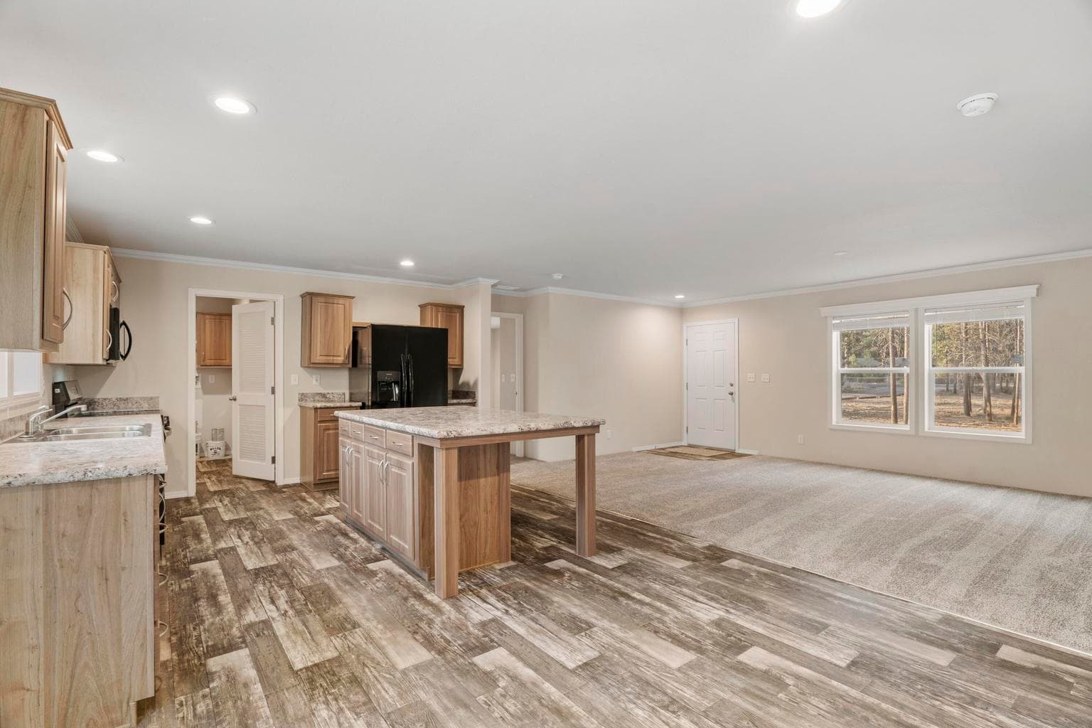 Photo of 16185 South Drive 9 of 27